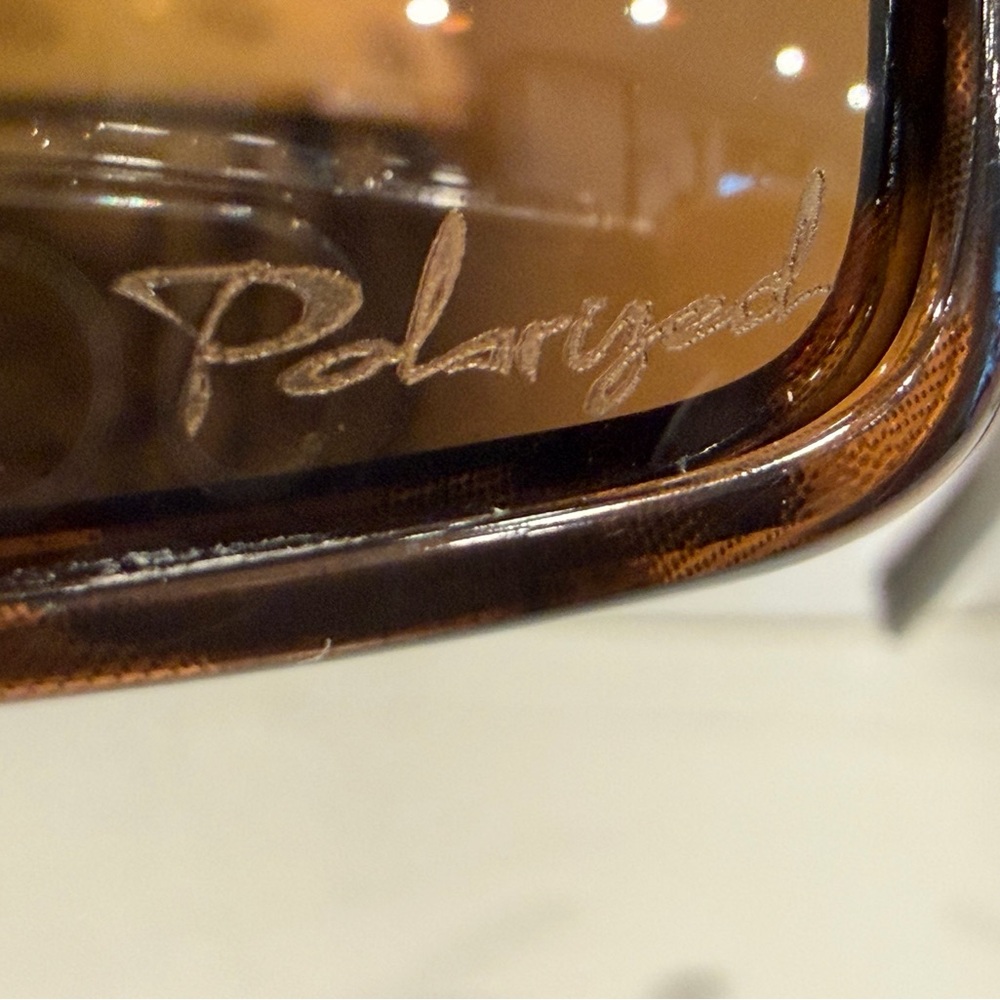 Oakley Polarized Women's Dispute Tortoiseshell Sunglasses with Original Case - Picture 8 of 8